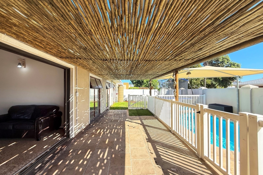 4 Bedroom Property for Sale in Monte Vista Western Cape